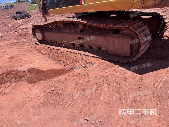 左驱动轮(行走机构) 左驱动轮(行走机构)