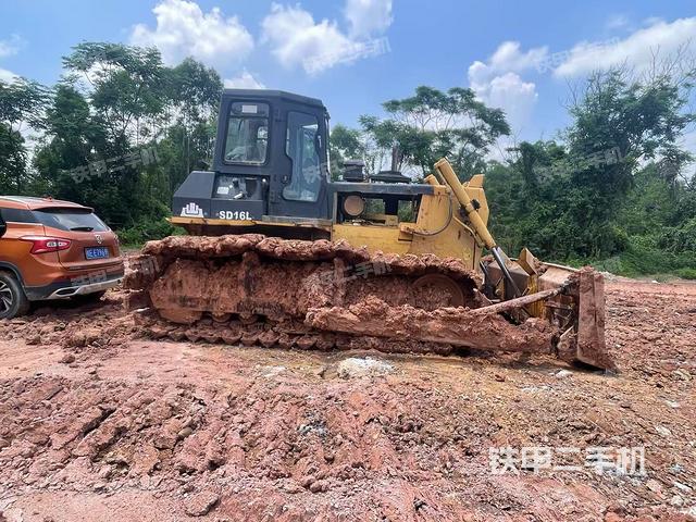 整机右后45°（设备外观及核心部件）