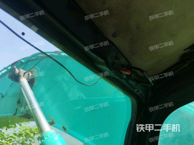 左后方玻璃角標(biāo)（駕駛室部分）