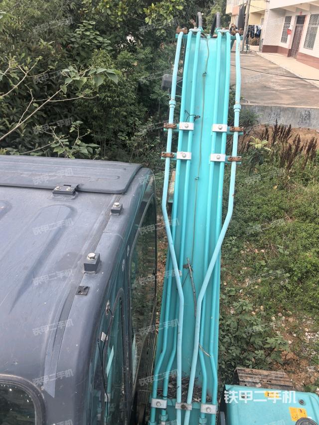 大臂背部俯视(工作和回转装置) 大臂背部俯视(工作和回转装置)