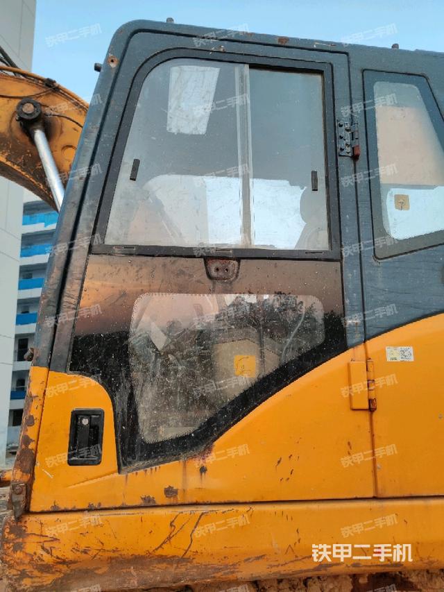 駕駛室正側(cè)（駕駛室部分）