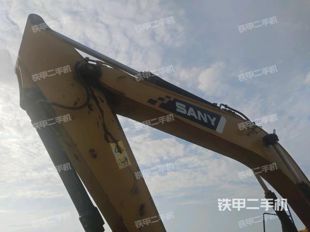 小臂整体左后(工作和回转装置) 小臂整体左后(工作和回转装置)