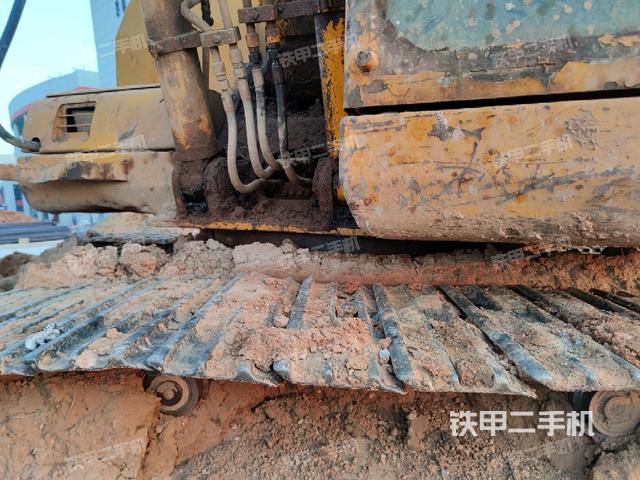 大臂油缸整體?豎拍（工作和回轉(zhuǎn)裝置）