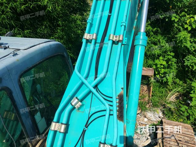 大臂背部俯視（工作和回轉(zhuǎn)裝置）