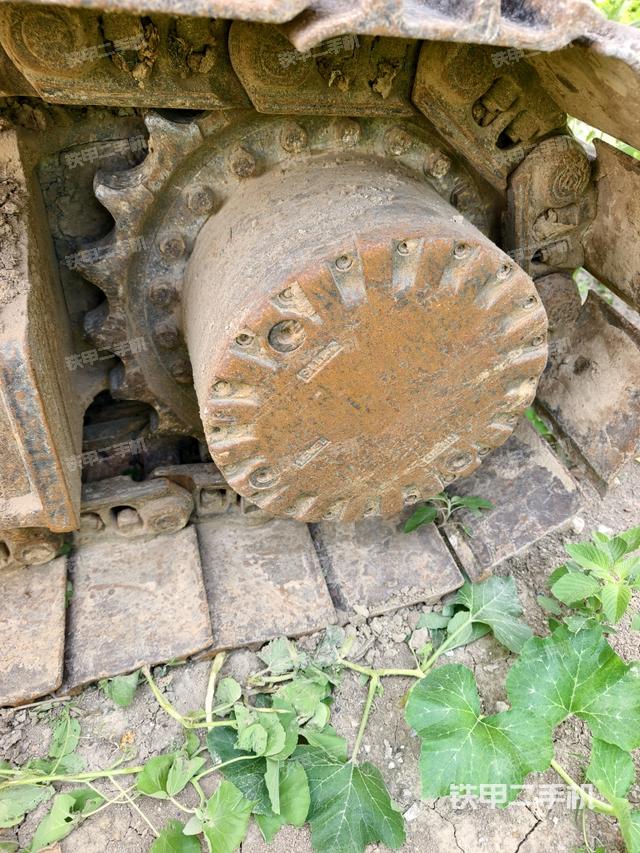 右驅(qū)動輪（行走機構(gòu)）