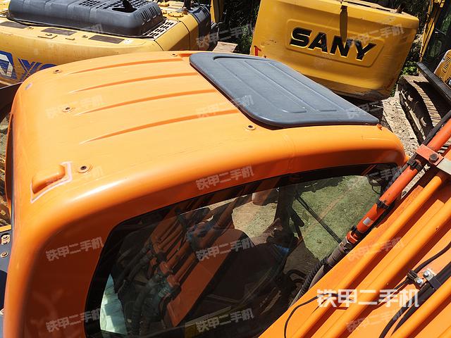 驾驶室顶部（整机外观）