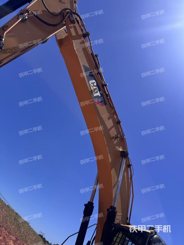 大臂整体 右侧(工作和回转装置) 大臂整体 右侧(工作和回转装置)
