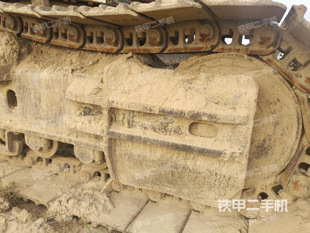 左导向轮(行走机构) 左导向轮(行走机构)
