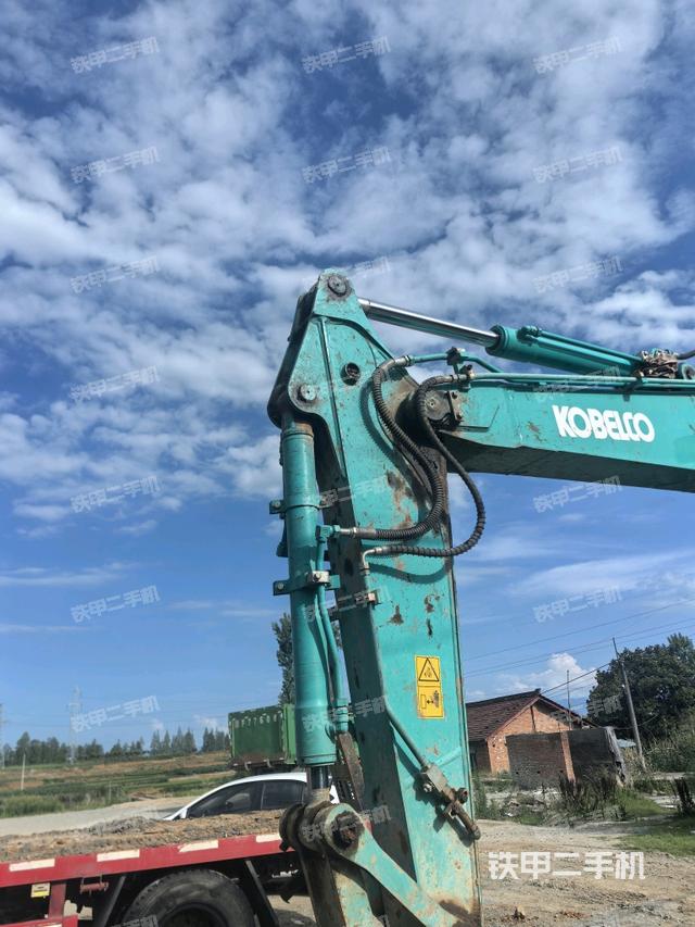 小臂整体右前(工作和回转装置) 小臂整体右前(工作和回转装置)