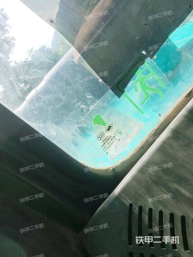 駕駛室左前45度（駕駛室部分）