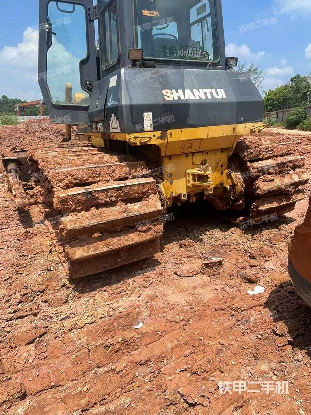 整机左侧（设备外观及核心部件）