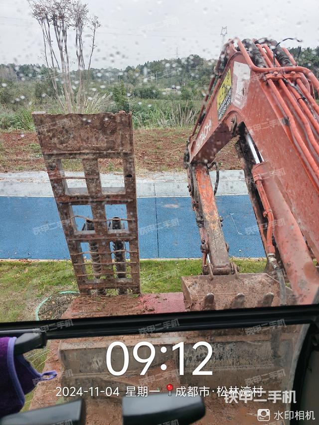 驾驶室整体(整机外观) 驾驶室整体(整机外观)