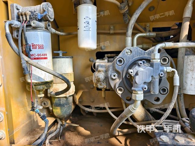 液壓泵斜45?左（大件艙室）