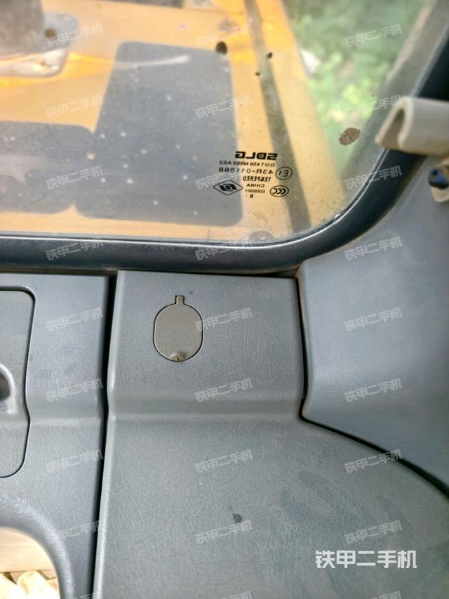 后窗玻璃角標（駕駛室部分）