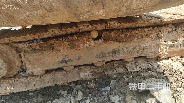 单侧履带整体(整机外观) 单侧履带整体(整机外观)