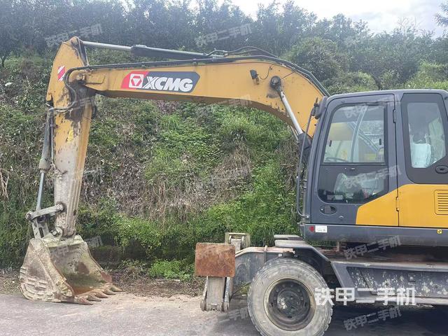 驾驶室整体(整机外观) 驾驶室整体(整机外观)