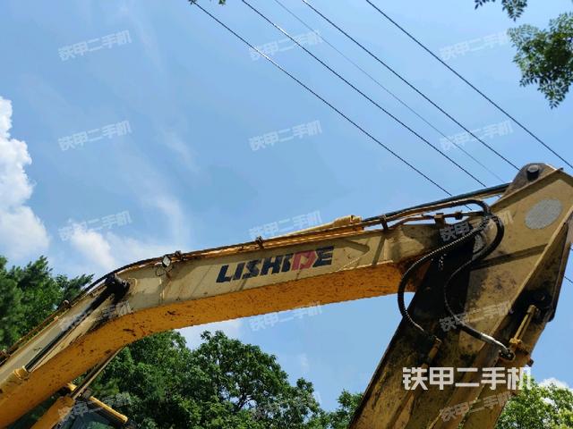 大臂整体 右侧(工作和回转装置) 大臂整体 右侧(工作和回转装置)