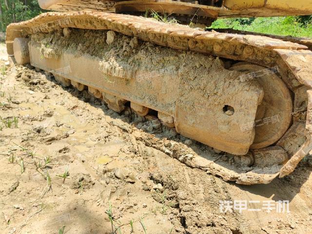 右侧履带整体(行走机构) 右侧履带整体(行走机构)