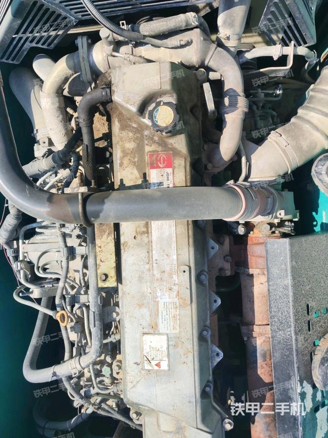 中央回轉(zhuǎn)接頭特寫(xiě)（上車部件）