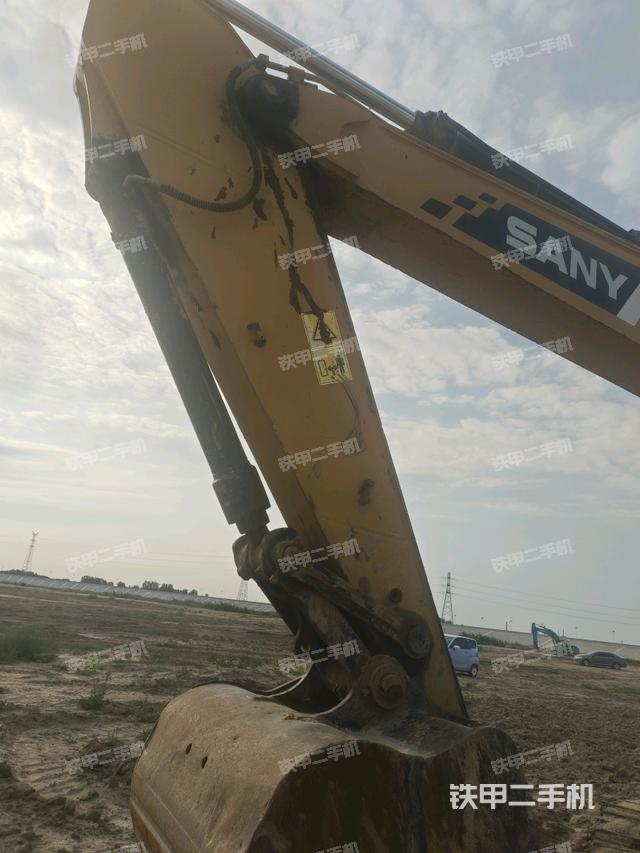 大臂整体 右侧(工作和回转装置) 大臂整体 右侧(工作和回转装置)