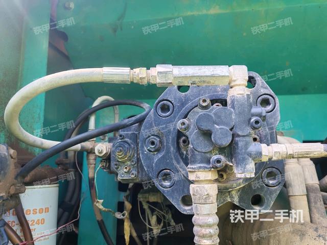 液壓泵斜45?左（大件艙室）