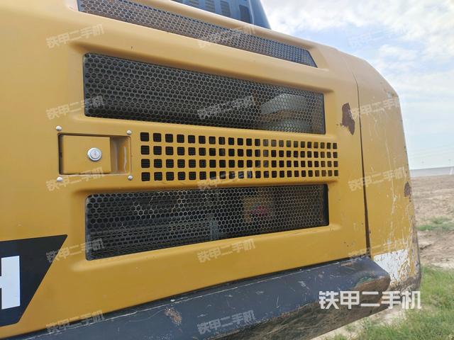 散热器正面(大件舱室) 散热器正面(大件舱室)