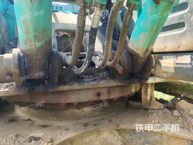 大臂油缸整體?豎拍（工作和回轉(zhuǎn)裝置）