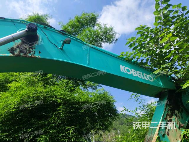 轉(zhuǎn)盤(pán)和下車架正前（工作和回轉(zhuǎn)裝置）