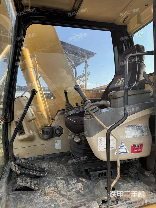 驾驶室整体（整机外观）