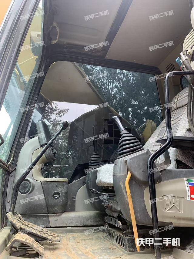 驾驶室整体(整机外观) 驾驶室整体(整机外观)