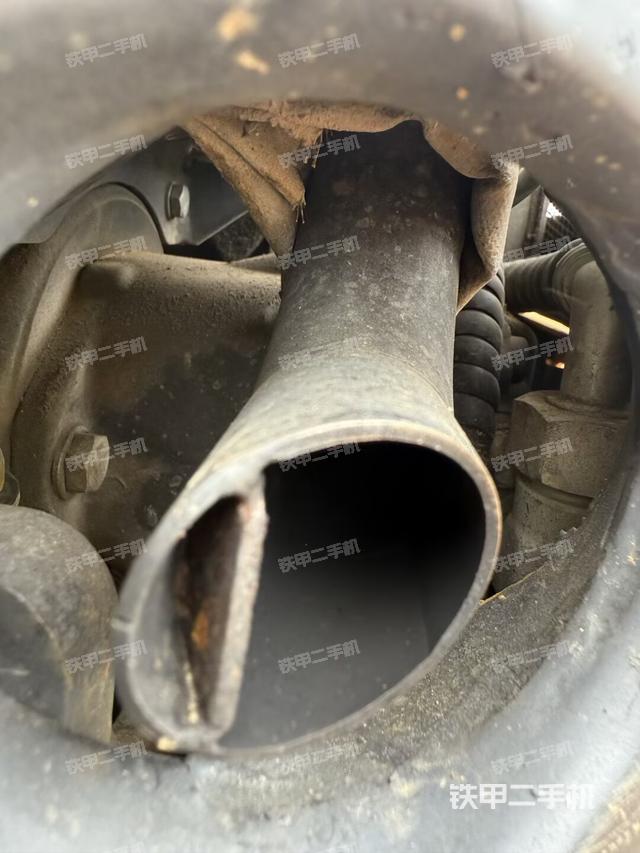 液壓泵艙室正面整體(整機(jī)外觀) 液壓泵艙室正面整體(整機(jī)外觀)
