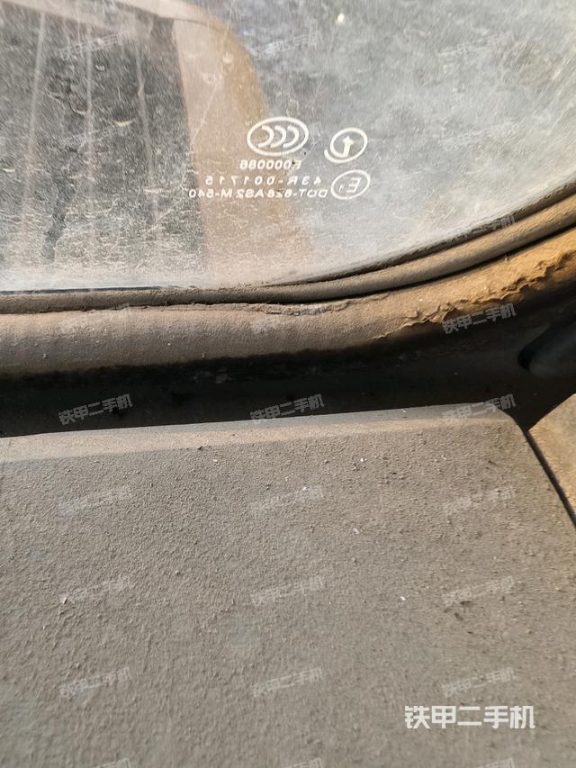 后窗玻璃角标(驾驶室部分) 后窗玻璃角标(驾驶室部分)