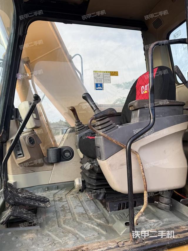 驾驶室整体（整机外观）