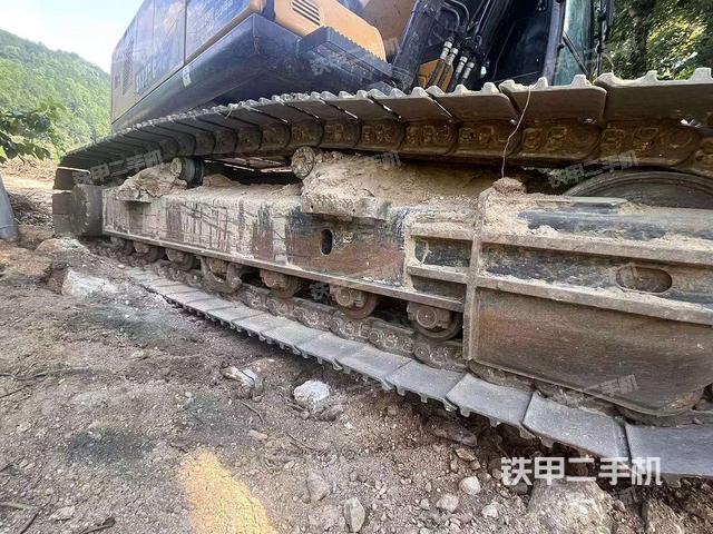 右側(cè)履帶整體(行走機(jī)構(gòu)) 右側(cè)履帶整體(行走機(jī)構(gòu))