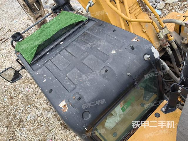 驾驶室顶部（整机外观）