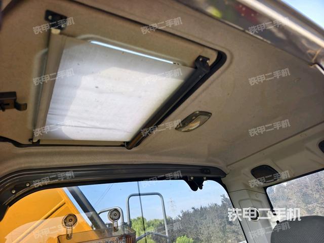 顶棚整体(驾驶室部分) 顶棚整体(驾驶室部分)
