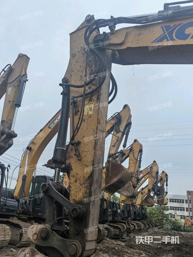 大臂整體?右側(工作和回轉裝置) 大臂整體?右側(工作和回轉裝置)