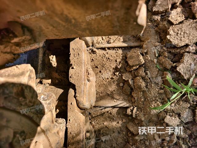 左侧行走马达盖板(行走机构) 左侧行走马达盖板(行走机构)