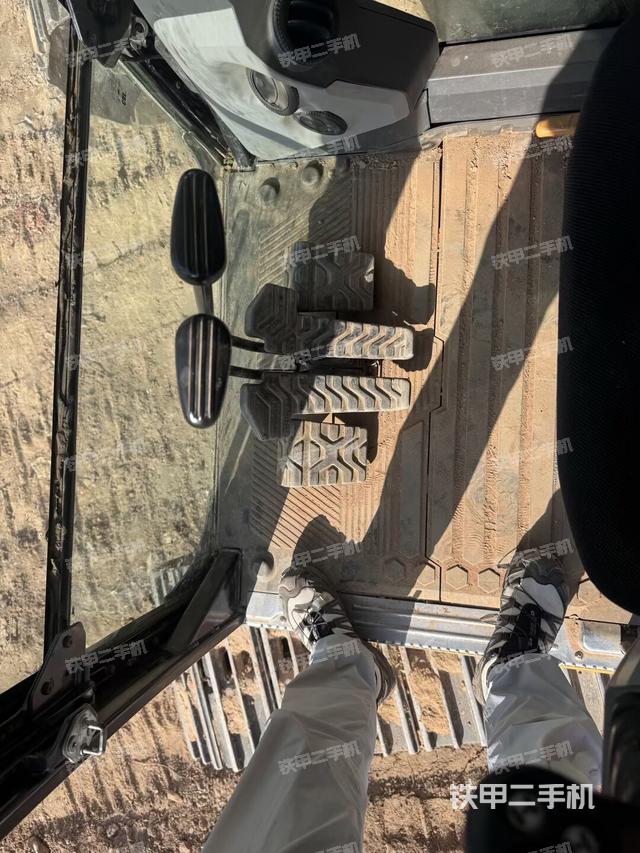 座椅后部（驾驶室部分）