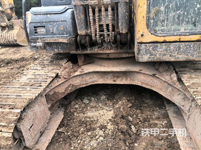 大臂油缸整體?豎拍(工作和回轉裝置) 大臂油缸整體?豎拍(工作和回轉裝置)