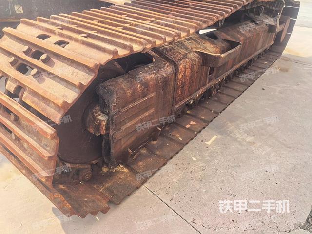 左側(cè)履帶整體?（行走機(jī)構(gòu)）