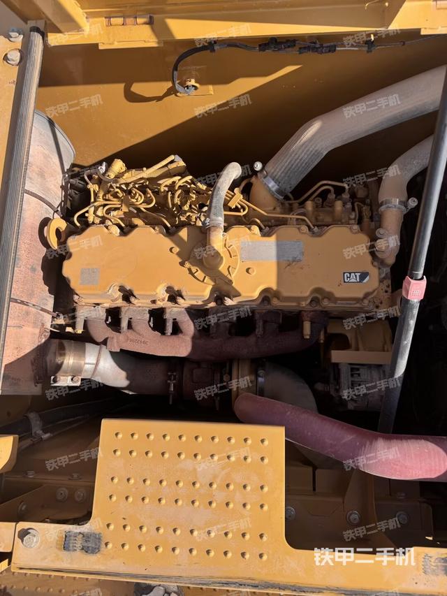 发动机室（上车部件）