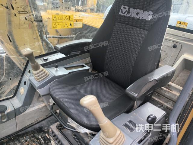 后窗玻璃角標(駕駛室部分) 后窗玻璃角標(駕駛室部分)