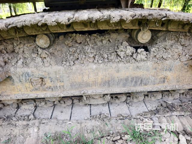 右侧履带整体(行走机构) 右侧履带整体(行走机构)