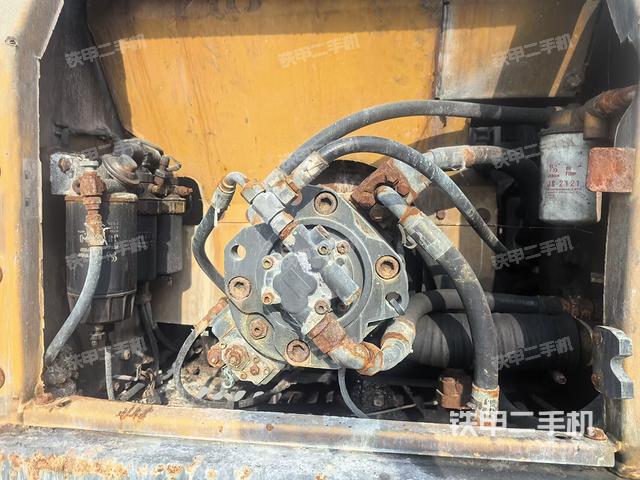 液壓泵斜45?左（大件艙室）