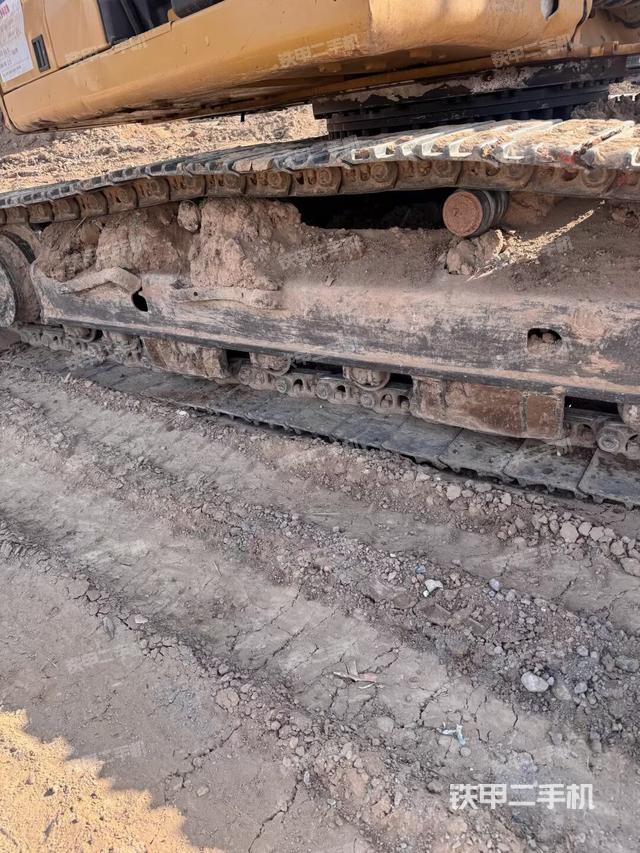 右驱动轮（行走机构）