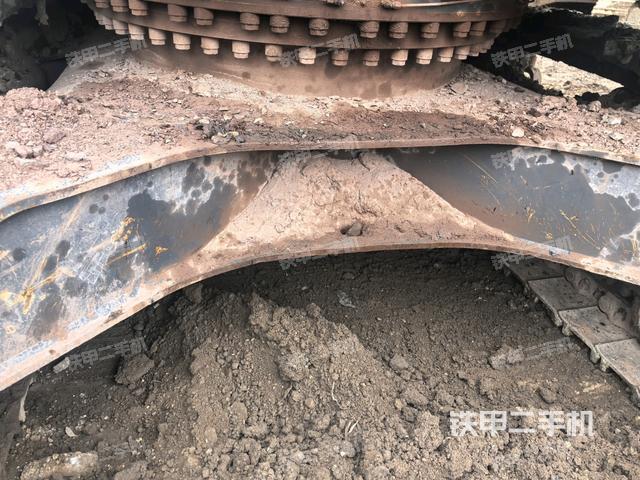 大臂根部 斜视(工作和回转装置) 大臂根部 斜视(工作和回转装置)