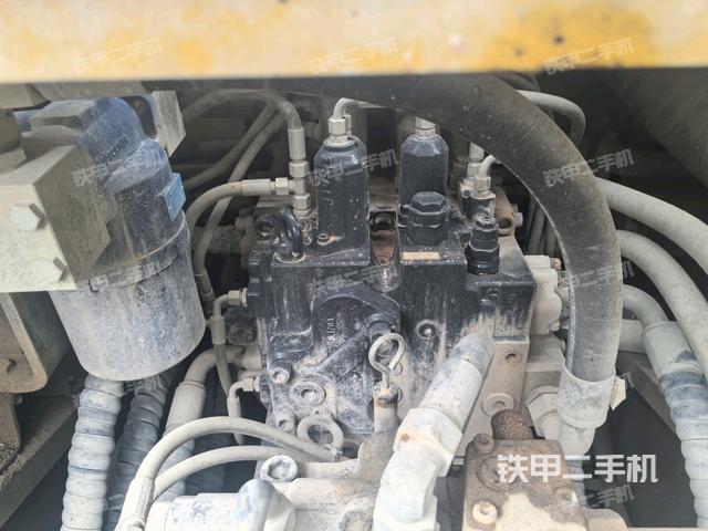 駕駛室頂部俯視(上車部件) 駕駛室頂部俯視(上車部件)