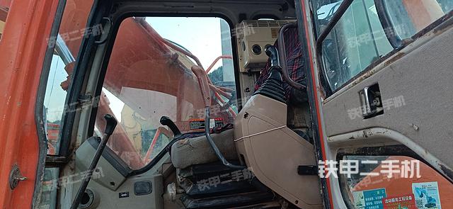 驾驶室整体（整机外观）