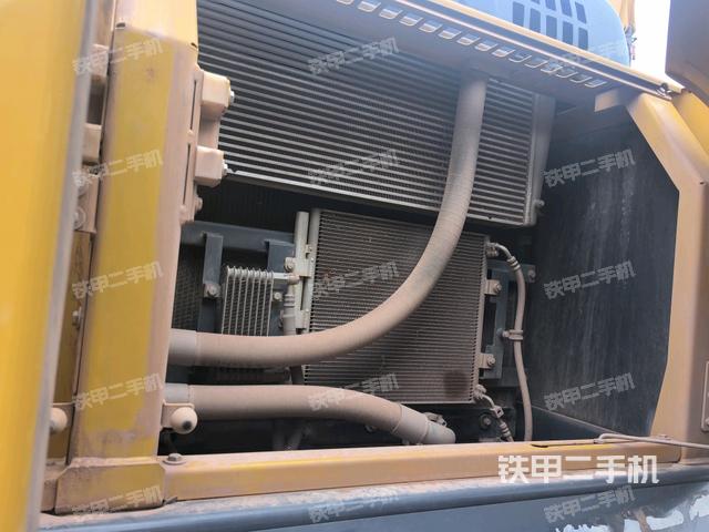 散热器正面(大件舱室) 散热器正面(大件舱室)